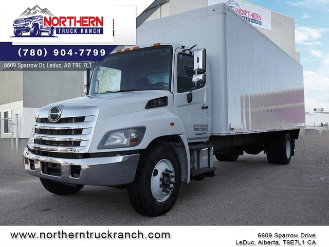 2018 Hino 338 CUBE VAN / BOX TRUCK in Cars & Trucks in Edmonton