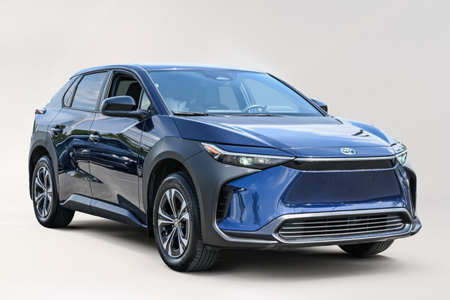 2023 Toyota BZ4X LE | Apple Carplay | Autonomie de 406km Fiancem in Cars & Trucks in Longueuil / South Shore - Image 4