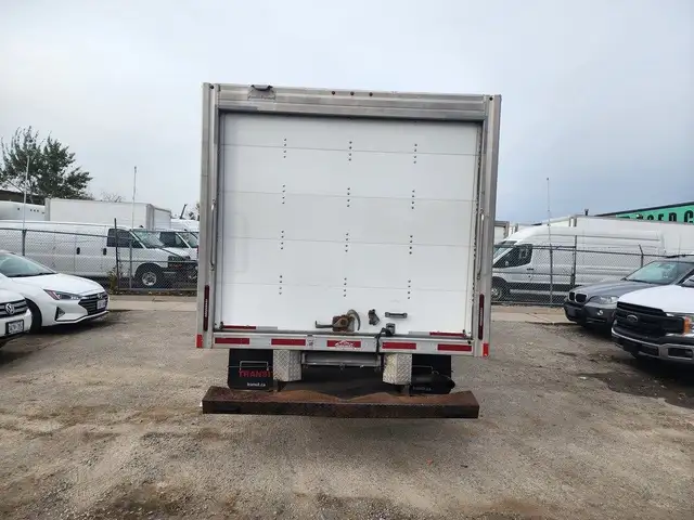 2019 GMC Savana 3500 G3500 - 16Ft Box - V8 Gas - Ramp - Only 84, in Cars & Trucks in City of Toronto - Image 9