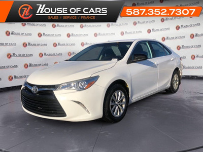  2016 Toyota Camry LE / Back up cam / Bluetooth