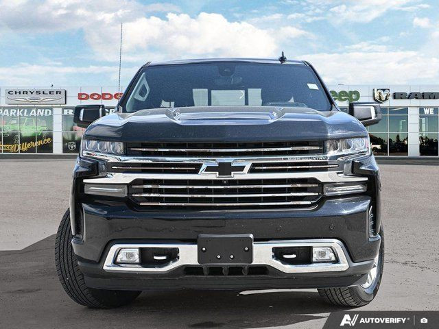2019 Chevrolet Silverado 1500 High Country Crew 4x4 6.2L Suroof in Cars & Trucks in St. Albert - Image 2