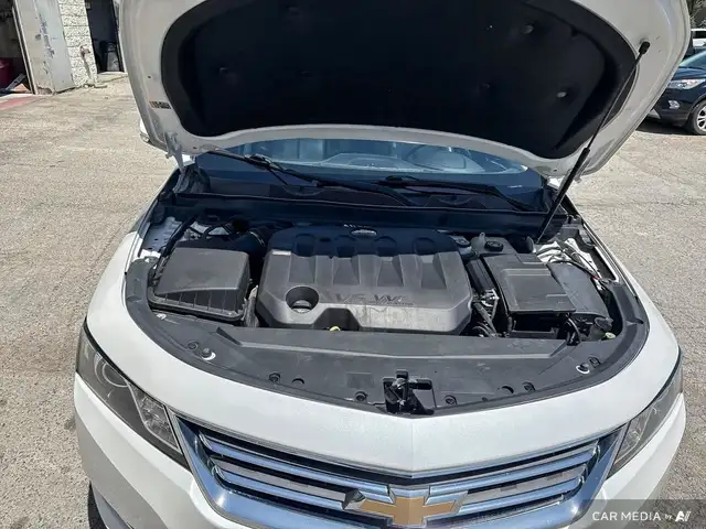 2019 Chevrolet Impala 1LT PANO SUNROOF | LEATHER INTERIOIR |... in Cars & Trucks in London - Image 11