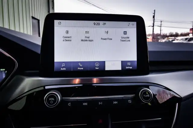2021 Ford Escape Titanium Hybrid AWD • NAVIGATION • PREM. AUDIO in Cars & Trucks in Kingston - Image 26