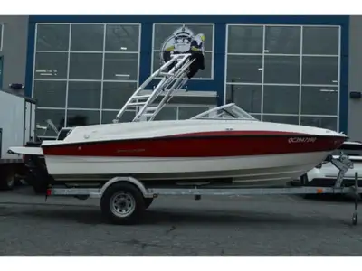 185 BR 4.3L TKS FLIGHT SERIES - MERCRUISER 4.3L TKS - PROFONDIMÈTRE - RADIO - TOIT BIMINI - TOILE DE...