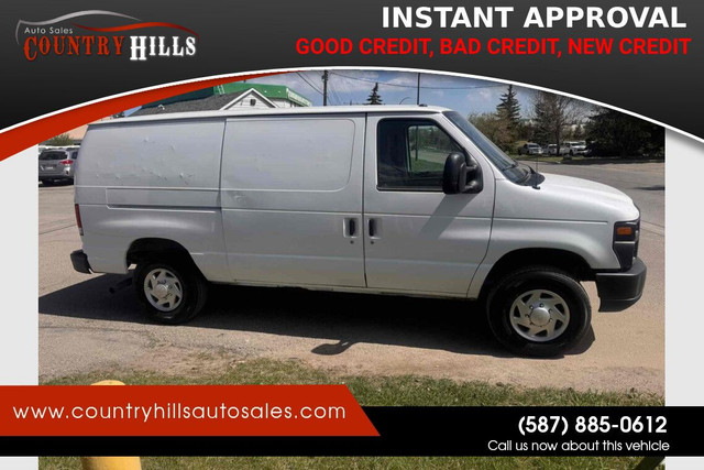 2014 Ford E-Series E-350 Super Duty Van in Cars & Trucks in Calgary - Image 4