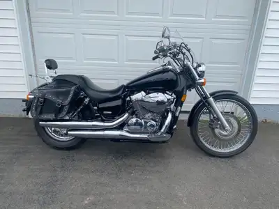 Excellent condition! Financing available! This bike is super clean with windshield, saddle bags, pas...