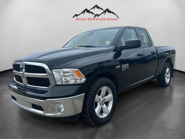 ONE OWNER 2022 RAM 1500 QUADCAB EXPRESS WITH 5.7 HEMI in Cars & Trucks in Red Deer - Image 2
