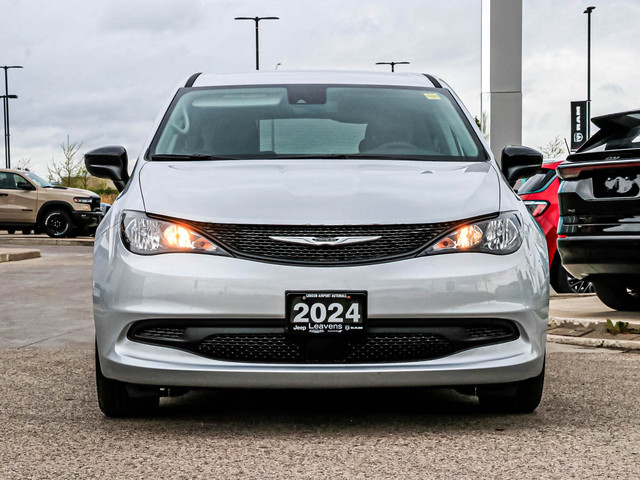 2024 Chrysler Grand Caravan SXT STOW N GO | CARPLAY | BACKUP... in Cars & Trucks in London - Image 2