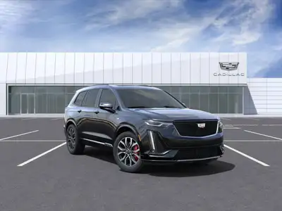Le Cadillac XT6 2025 neuf, offert chez Deschamps Chevrolet Buick Cadillac GMC à Ste-Julie, se distin...