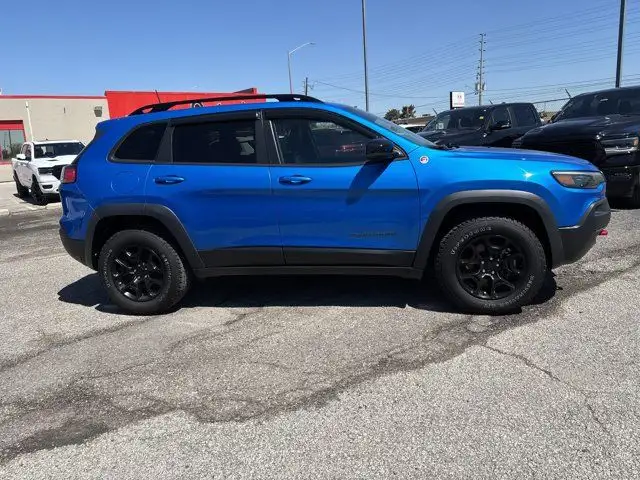 2022 Jeep Cherokee TRAILHAWK**3.2L**V6**4X4**8.4 in Cars & Trucks in Mississauga / Peel Region - Image 5