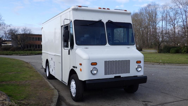 2006 Morgan Olson Workhorse W42 Step Van Rear Workshop 14 foot in Cars & Trucks in Richmond - Image 2