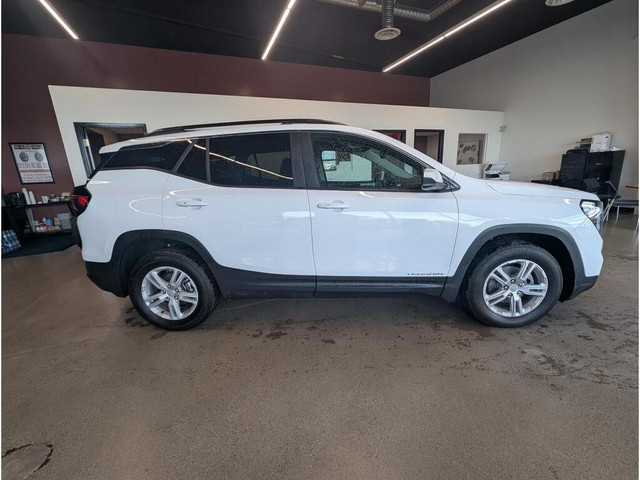 2023 GMC Terrain in Cars & Trucks in Thunder Bay - Image 2