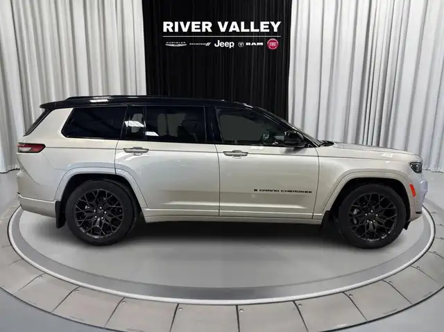 2024 Jeep Grand Cherokee L in Cars & Trucks in Strathcona County - Image 9