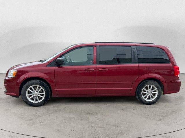 2016 Dodge Grand Caravan SXT | STOW N' GO | DVD Player | Back Up in Cars & Trucks in Winnipeg - Image 2