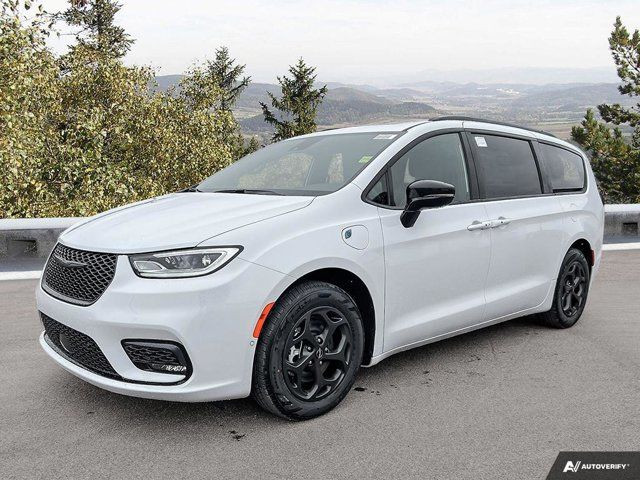 2024 Chrysler Pacifica Hybrid Premium S Appearance in Cars & Trucks in Moncton
