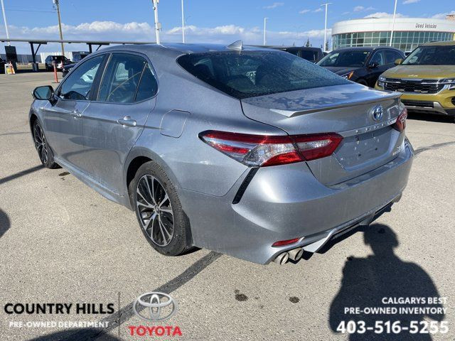 2020 Toyota Camry Hybrid SE - Sunroof - Heated Leather in Cars & Trucks in Calgary - Image 4