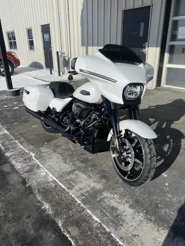 2025 Harley-Davidson FLHX - Street Glide in Sport Touring in Winnipeg - Image 3