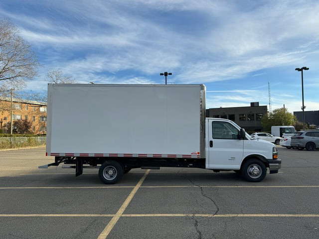 2023 Chevrolet Express 4500 Rent Now @$1499/Month- 16FT CUBE 450 in Cars & Trucks in City of Montréal - Image 3