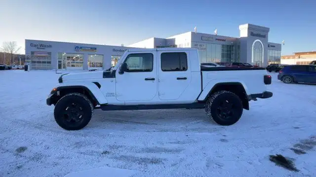 2020 Jeep Gladiator Overland | 4X4 | Leather | NAV in Cars & Trucks in Prince George - Image 7