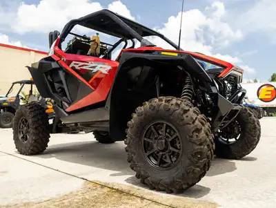 APPLY NOW: https://www.ridecollective.ca/get-pre-approved The 2023 Polaris RZR Pro XP Ultimate is a...