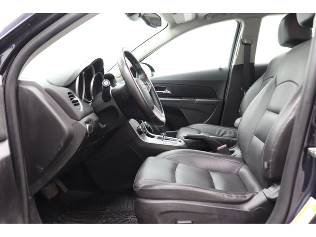 2016 Chevrolet Cruze LIMITED 2LT, PIONEER, CAMERA, BLUETOOTH, TO in Cars & Trucks in Longueuil / South Shore - Image 2