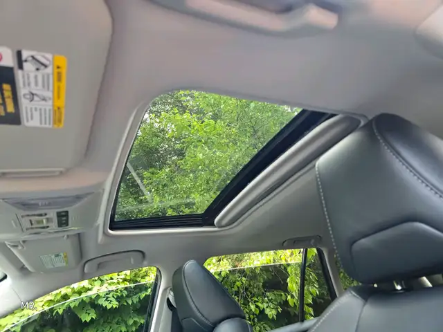 2019 Toyota RAV4 XLE Sunroof , Leather Heated Seats,Heated Steri in Cars & Trucks in City of Toronto - Image 15