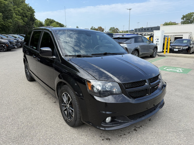 2019 Dodge Grand Caravan GT DVD in Cars & Trucks in London