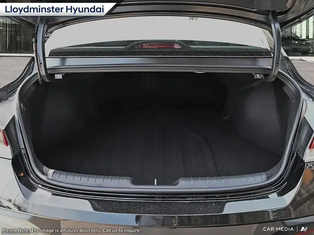 2025 Hyundai Elantra Hybrid dans Autos et camions dans Lloydminster - Image 7