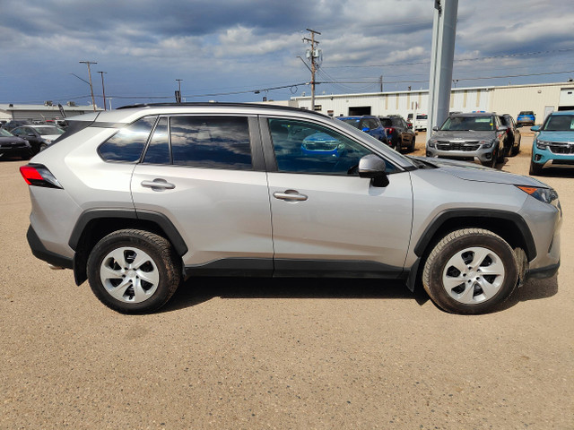 2020 Toyota RAV4 LE/AWD/BACKUP CAM/LASER CRUISE ACCIDENT FREE in Cars & Trucks in Prince Albert - Image 3