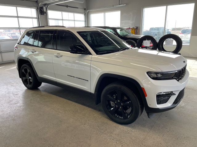 2023 Jeep Grand Cherokee Limited ADAPTIVE CRUISE CONTROL | 36... in Cars & Trucks in Lethbridge - Image 4