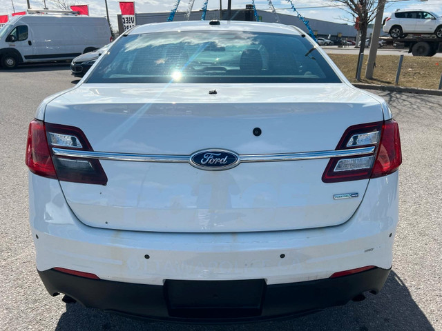 2015 Ford Sedan Police Interceptor in Cars & Trucks in Ottawa - Image 4