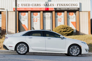 2013 Lincoln MKZ AWD | Leather | Sunroof | Nav | Cam | BSM & More!