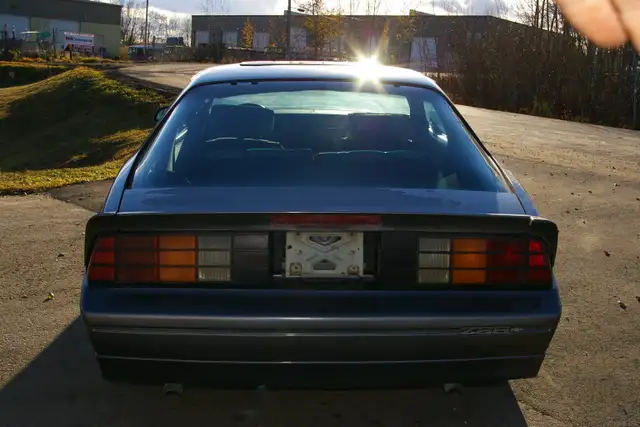 1988 Camaro IROC 350 Auto dans Autos et camions dans Ville d’Edmonton - Image 7