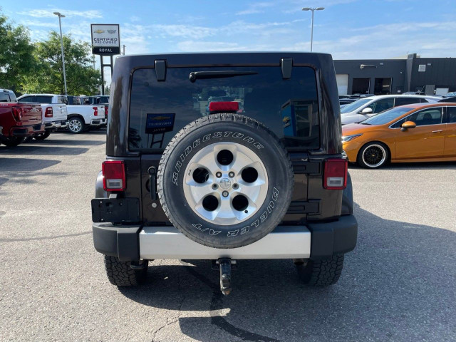 2013 Jeep Wrangler Unlimited in Cars & Trucks in Oakville / Halton Region - Image 4