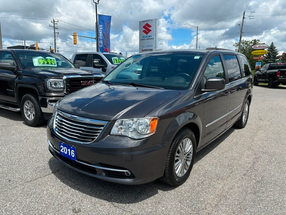 2016 Chrysler Town & Country Touring w-Leather ~Backup Camera ~