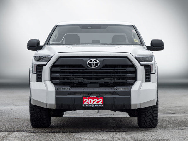 2022 Toyota Tundra Crewmax SR | CLEAN CARFAX | 4x4 in Cars & Trucks in Hamilton - Image 2