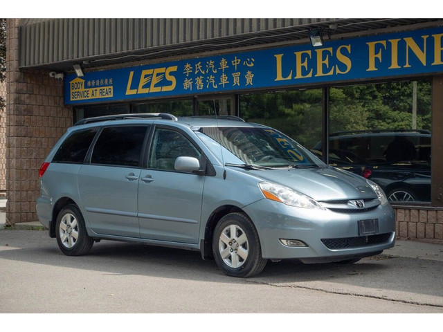 2007 Toyota Sienna in Cars & Trucks in Markham / York Region