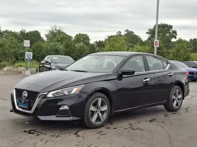 Come see this certified 2022 Nissan Altima 2.5 SE AWD | Heated Seats | Remote Start | Reverse Cam |...