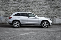 Low Mileage, Heated Seats, Rear View Camera, Blind Spot Assist, Crosswind Assist, Active Brake Assis... (image 1)