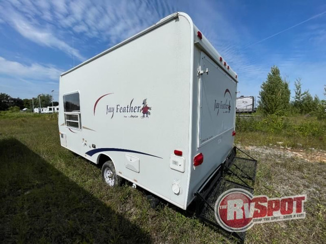 2005 Jayco Jay Feather 18F in Travel Trailers & Campers in City of Montréal - Image 2