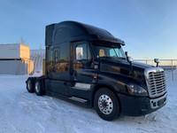 2018 FREIGHTLINER X12564ST