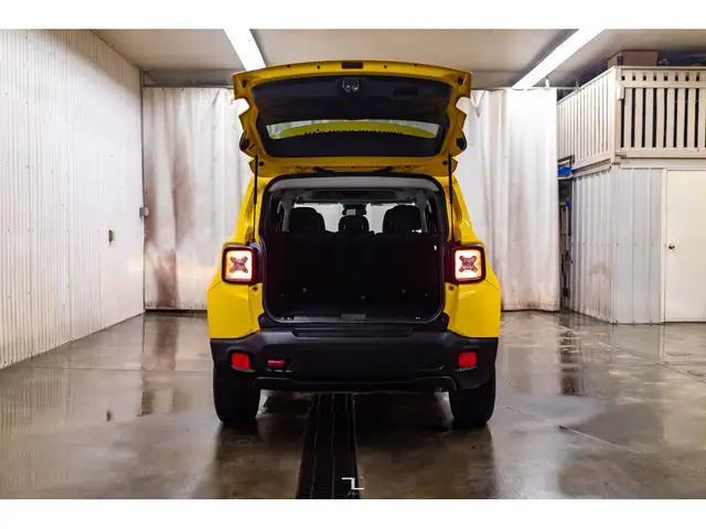 2015 Jeep Renegade 4x4 Trailhawk Leather BCam dans Autos et camions dans Grande Prairie - Image 9