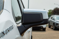 // ACCIDENT FREE!! // // SINGLE OWNER! // Discover the 2022 Chevrolet Silverado 1500 4WD Crew LT, a... (image 7)