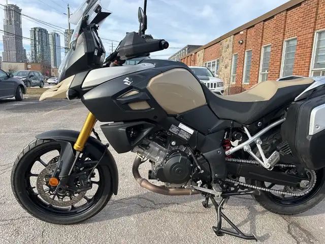 2014 Suzuki V-Strom 1000 ~ VSTROM 1000CC ~ VERSATILE ~ CLEAN BIK in Street, Cruisers & Choppers in City of Toronto - Image 19