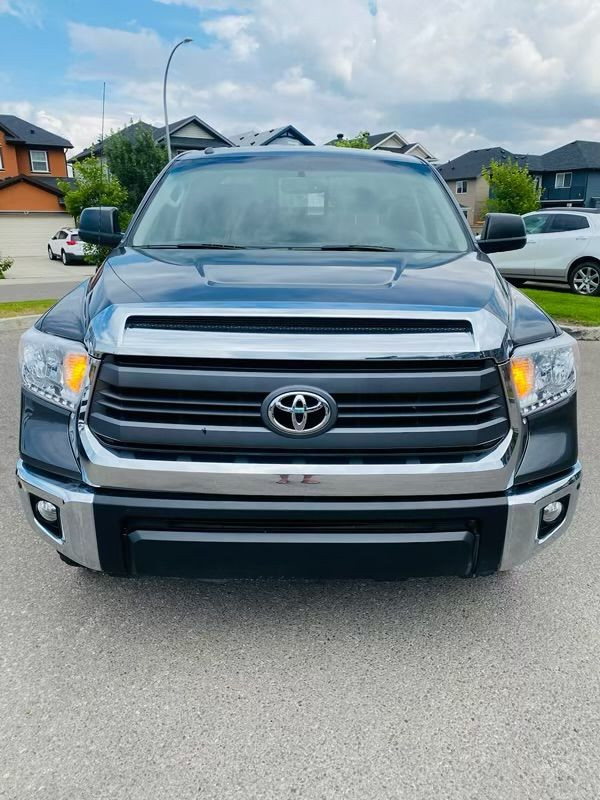 2014 Toyota Tundra in Cars & Trucks in Calgary