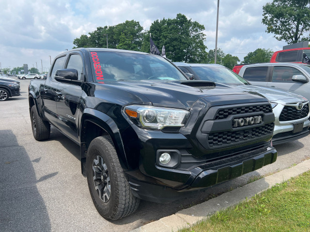 2017 Toyota Tacoma TRD SPORT 4X4 AUCUN ACCIDENT, BAS KILOS, BON  in Cars & Trucks in City of Montréal