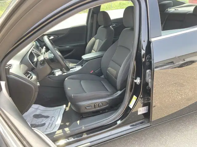 2023 Chevrolet Malibu 1LT in Cars & Trucks in Hamilton - Image 15