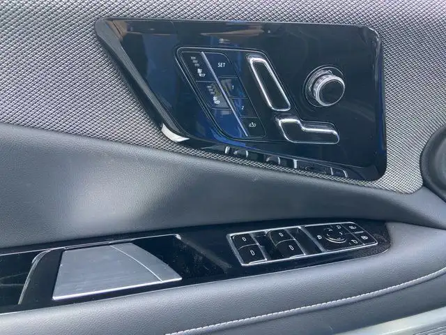 2025 Cadillac OPTIQ Luxury in Cars & Trucks in Calgary - Image 13