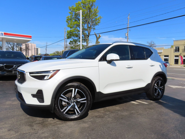 2023 Volvo XC40 B5 AWD Core - Navigation System - Leather !!! in Cars & Trucks in Oakville / Halton Region - Image 4