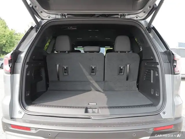 2025 GMC Acadia Elevation dans Autos et camions dans London - Image 12